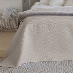 Diamond Cotton Coverlet Set with Shams