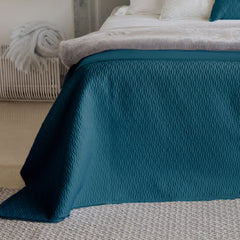 Diamond Cotton Coverlet Set with Shams