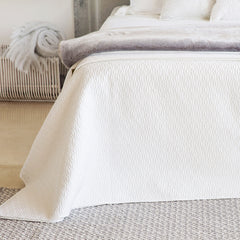 Diamond Cotton Coverlet Set with Shams