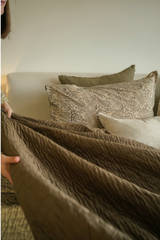 Kantha Cloud Comforter Shade Carob 90"x94"